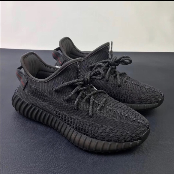 yeezys 350 v2 (choose)